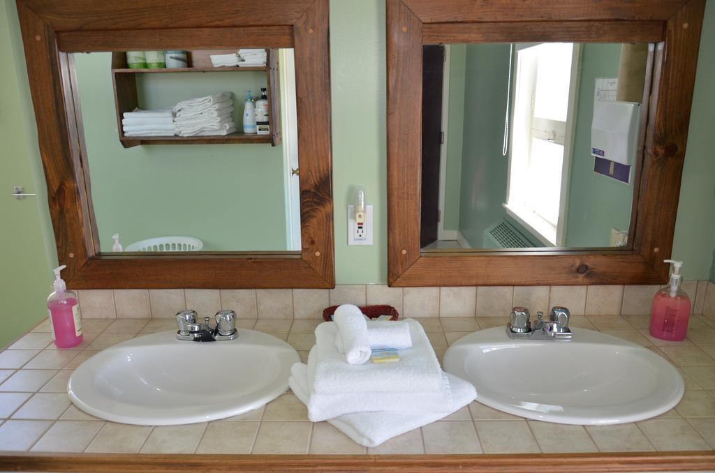 Auberge De Douglastown Gaspe Ngoại thất bức ảnh