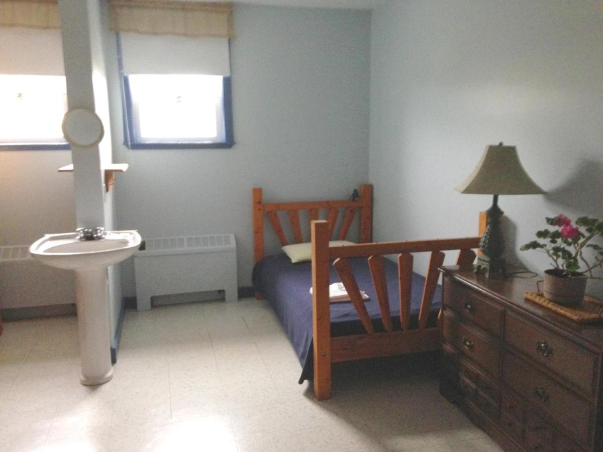 Auberge De Douglastown Gaspe Ngoại thất bức ảnh